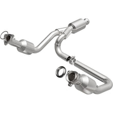 Load image into Gallery viewer, Magnaflow 14-15 Chevrolet Silverado 1500 5.3L Direct-Fit Catalytic Converter
