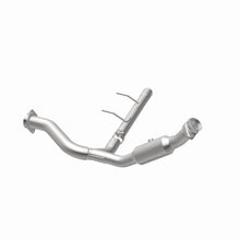 Load image into Gallery viewer, Magnaflow 07-08 Ford Expedition 5.4L Direct Fit Converter
