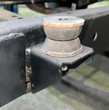 Load image into Gallery viewer, Rust Buster 2004-2012 Chevy Colorado &amp; GMC Canyon Center Cab Body Mount
