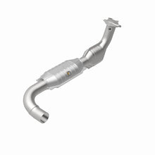 Load image into Gallery viewer, MagnaFlow Conv DF 99-00 Expedition 4.6 2WD DS
