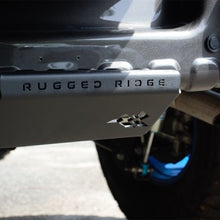 Load image into Gallery viewer, Rugged Ridge 07-23 Jeep Wrangler JK/JKU/JL/JLU &amp; 20-23 Gladiator Hitch Skid Plate 2in. Rec - Tex Blk Rugged Ridge
