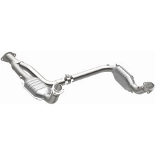 Load image into Gallery viewer, MagnaFlow Conv DF 00-01Tahoe/Yukon V8 5.7L

