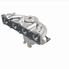 Load image into Gallery viewer, Magnaflow 13-17 Hyundai Santa Fe Sport 2.4L Direct Fit Cat Converter
