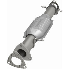 Load image into Gallery viewer, MagnaFlow Conv DF 96-97 GM S10 Pickup 4.3L

