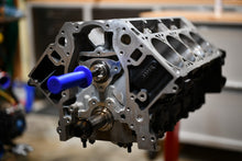 Load image into Gallery viewer, 66898_Camshaft-Installation-Handle_Lifestyle_4.jpg

