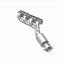 Load image into Gallery viewer, Magnaflow 05-06 Nissan Titan 5.6L Direct Fit Converter
