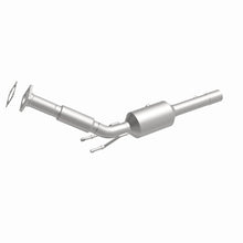 Load image into Gallery viewer, MagnaFlow California Grade CARB Compliant Converter Direct Fit 05-09 Volkswagen Jetta L5 2.5L
