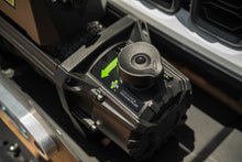 Load image into Gallery viewer, DV8 Xtract 12k Synthetic Rope Winch
