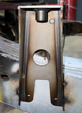 Load image into Gallery viewer, Rust Buster 2004-2012 Colorado Front Bed Mount - Right
