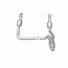 Load image into Gallery viewer, Magnaflow 14-15 Chevrolet Silverado 1500 5.3L Direct-Fit Catalytic Converter
