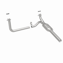 Load image into Gallery viewer, MagnaFlow Conv DF Chevrolet/GMC 1500 1/2 Ton
