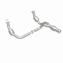 Load image into Gallery viewer, Magnaflow 11-15 GMC Yukon 6.2L Direct Fit Converter
