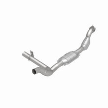 Load image into Gallery viewer, MagnaFlow Conv DF 01-04 Ford F-150 4.6L (49 State)

