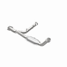 Load image into Gallery viewer, MagnaFlow Conv DF 03-05 Ford Expedition/05-06 Lincoln Navigator 5.4L P/S
