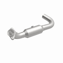 Load image into Gallery viewer, Magnaflow 07-08 Ford Expedition 5.4L Direct Fit Converter
