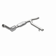 Load image into Gallery viewer, MagnaFlow Conv DF 00-01 Ford F-150 4.6L 2wd
