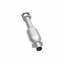 Load image into Gallery viewer, MagnaFlow Conv DF 95-98 GM S10 Pickup 4.3L

