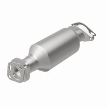 Load image into Gallery viewer, Magnaflow 10-13 Hyundai Santa Fe 2.4L Direct Fit Converter
