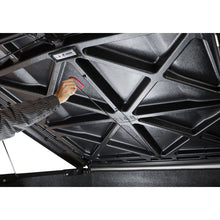 Load image into Gallery viewer, Undercover 24-25 Chevrolet Colorado Elite One Piece Bed Cover
