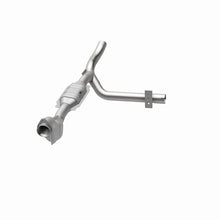 Load image into Gallery viewer, MagnaFlow Conv DF 01-04 Ford F-150 4.6L (49 State)
