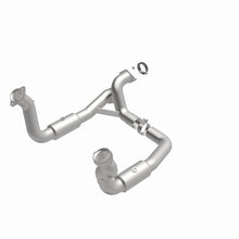 Load image into Gallery viewer, Magnaflow 11-17 Ford F-250 Super Duty 6.2L Direct Fit Converter
