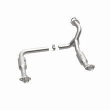 Load image into Gallery viewer, Magnaflow 2006 Ford Explorer 4.6L Direct Fit Converter
