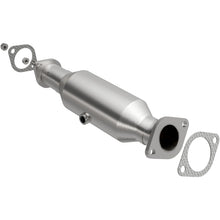 Load image into Gallery viewer, MagnaFlow Converter Direct Fit California Grade 10-13 Kia Forte Koup 2.0L
