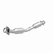Load image into Gallery viewer, Magnaflow Conv DF 07-12 Nissan Versa 1.8L
