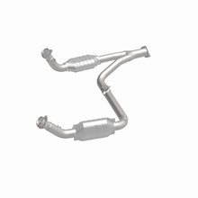 Load image into Gallery viewer, MagnaFlow Conv DF 00-01Tahoe/Yukon V8 5.7L
