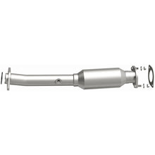 Load image into Gallery viewer, Magnaflow 05-06 Nissan Titan 5.6L Direct Fit Converter
