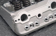 Load image into Gallery viewer, Edelbrock EDE60759 Edelbrock Single Perf SBC 70cc Head Comp
