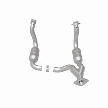 Load image into Gallery viewer, Magnaflow 08-10 Ford F-350 Super Duty 6.8L Direct Fit Converter
