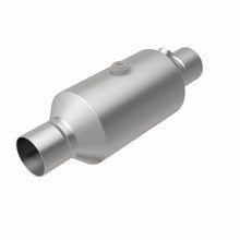 Load image into Gallery viewer, Magnaflow 2.50 w/dual O2 5in. Spun Universal Converter
