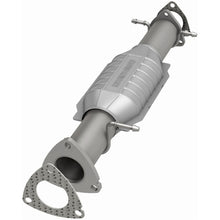Load image into Gallery viewer, MagnaFlow Conv DF 96-97 GM S10 Pickup 4.3L
