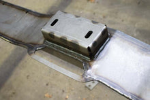 Load image into Gallery viewer, Rust Buster 01-10 GM Pickup Front Cab Mount
