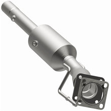 Load image into Gallery viewer, MagnaFlow California Grade CARB Compliant Converter Direct Fit 05-09 Volkswagen Jetta L5 2.5L
