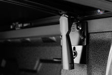 Load image into Gallery viewer, Extang 14-18 Chevy/GMC Silverado/Sierra 1500 (8 ft) Trifecta ALX
