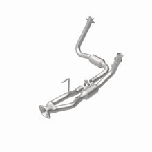 Load image into Gallery viewer, Magnaflow 05-06 Jeep Grand Cherokee 3.7L Direct Fit Converter

