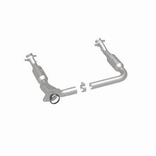 Load image into Gallery viewer, Magnaflow 2006 Ford Explorer 4.6L Direct Fit Converter

