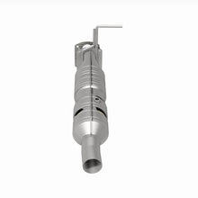 Load image into Gallery viewer, Magnaflow Catalytic Converter Direct Fit MagnaFlow 09-17 Ford F53 V10 6.8L Underbody Direct Fit Catalytic Converter
