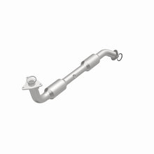 Load image into Gallery viewer, Magnaflow 13-17 Lexus LX570 5.7L Direct Fit Converter
