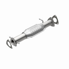 Load image into Gallery viewer, MagnaFlow Conv DF 96-97 GM S10 Pickup 4.3L
