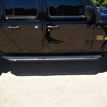 Load image into Gallery viewer, Westin 20-24 Jeep Gladiator Outlaw Running Board Westin
