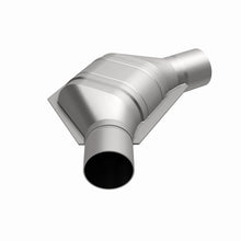 Load image into Gallery viewer, MagnaFlow Conv Univ 2.50inch Angled In/Out FED
