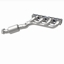 Load image into Gallery viewer, Magnaflow 05-06 Nissan Titan 5.6L Direct Fit Converter
