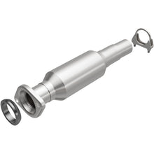 Load image into Gallery viewer, Magnaflow 04-06 Toyota Sienna 3.3L Direct Fit Converter
