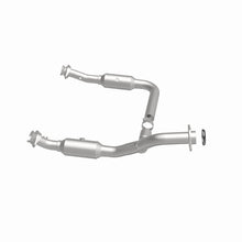 Load image into Gallery viewer, Magnaflow 2006 Ford Explorer 4.6L Direct Fit Converter
