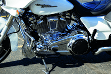 Load image into Gallery viewer, Kuryakyn KUR7496 Kuryakyn Hypercharger ES Horn Cover Chrome
