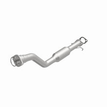 Load image into Gallery viewer, Magnaflow Catalytic Converter Direct Fit Magnaflow 04-05 Chevrolet Impala 3.8L Direct Fit Converter
