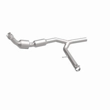 Load image into Gallery viewer, Magnaflow Catalytic Converter Direct Fit Magnaflow 04-05 Ford F-150 5.4L Direct Fit Converter

